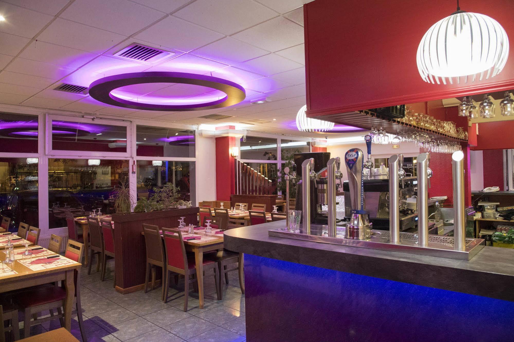 Hotel Restaurant Kyriad Direct Dijon Nord - Zenith - Toison D'Or Eksteriør bilde