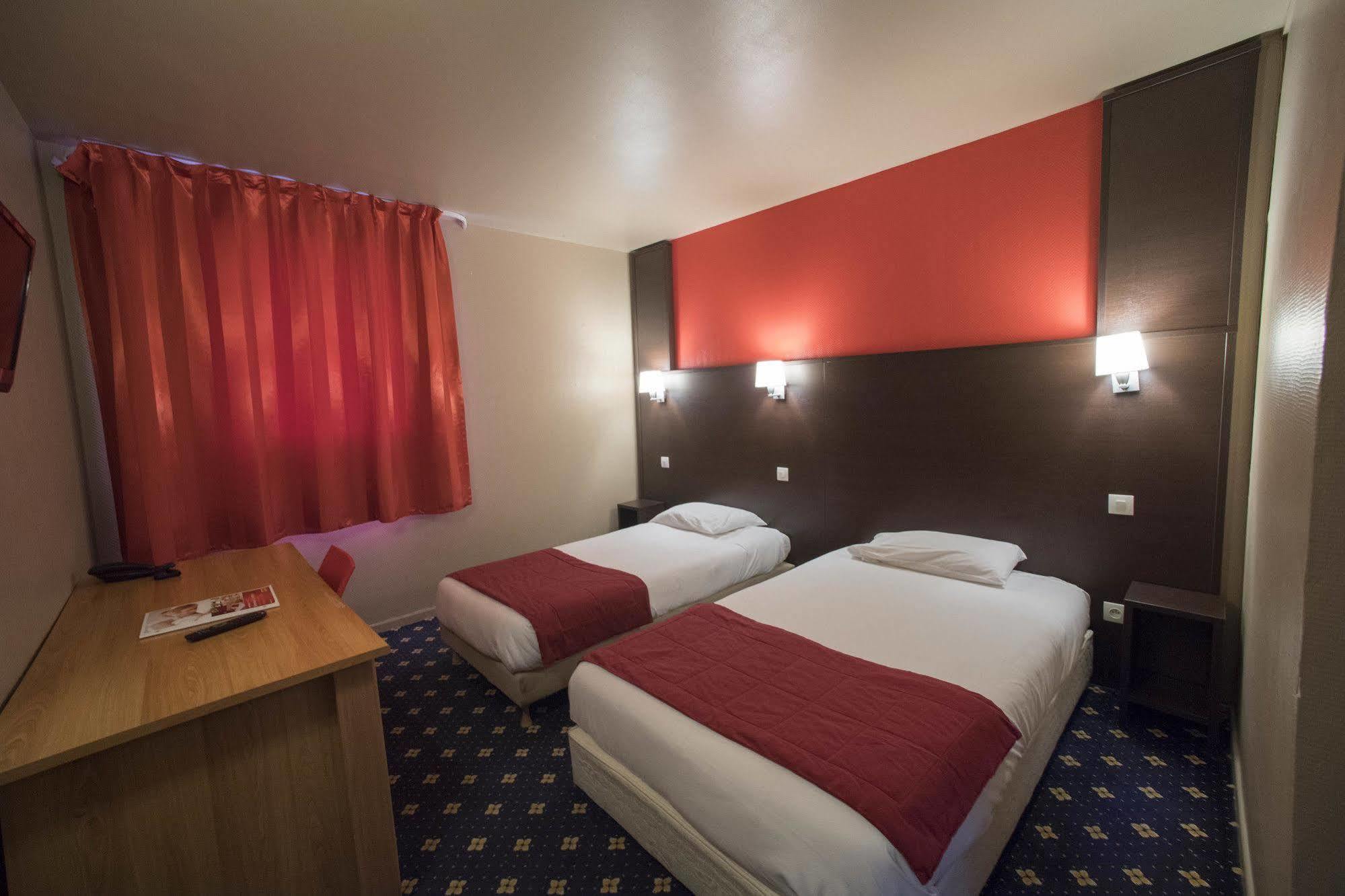 Hotel Restaurant Kyriad Direct Dijon Nord - Zenith - Toison D'Or Eksteriør bilde
