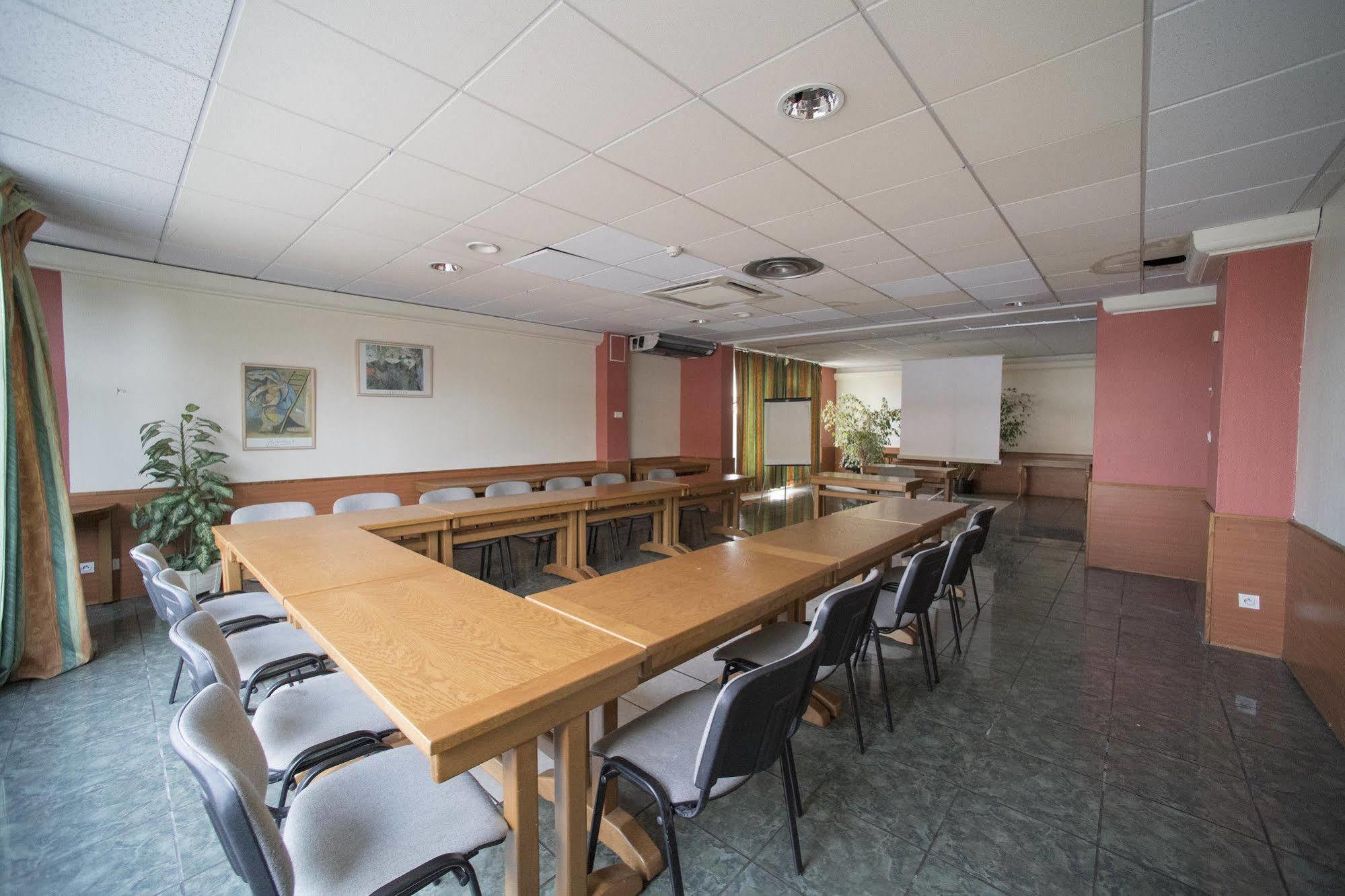 Hotel Restaurant Kyriad Direct Dijon Nord - Zenith - Toison D'Or Eksteriør bilde